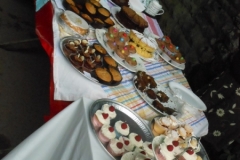 Cakes!!! The Pitcombe Ladies gave the drivers and opportunity to stop and buy cakes. All proceeds to charity.